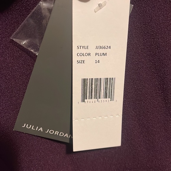 New Julia Jordan Halter Neck Wide Leg Jumpsuit - Picture 6 of 8